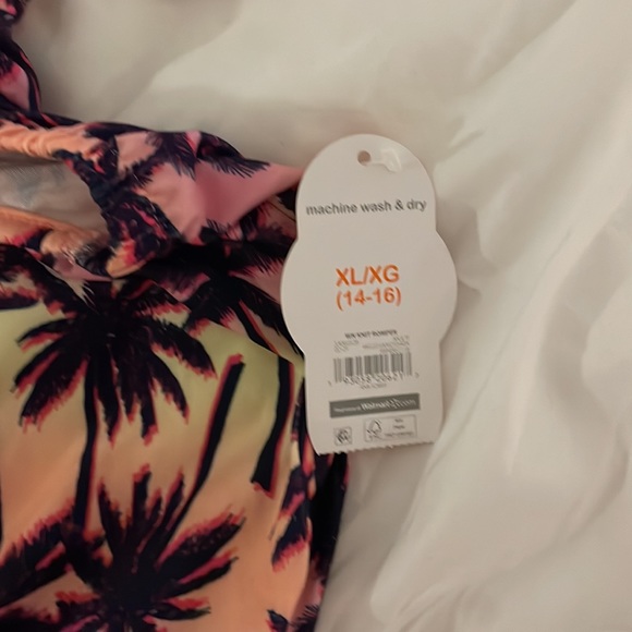 Soft little kids summer romper never worn - Picture 3 of 3